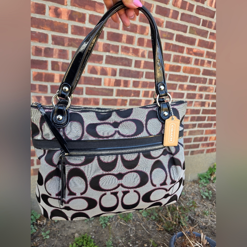 Coach Poppy Metallic Signature Tote Bag. - Picture 15 of 16